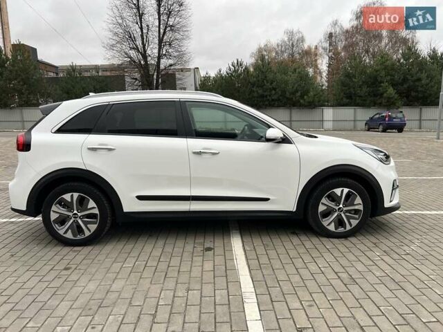 Белый Киа Niro, объемом двигателя 0 л и пробегом 146 тыс. км за 19799 $, фото 12 на Automoto.ua