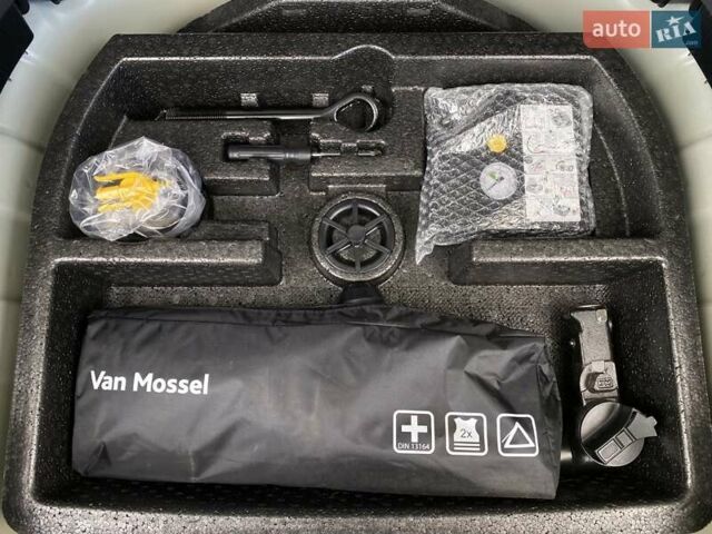 Білий Кіа Niro, об'ємом двигуна 0 л та пробігом 112 тис. км за 22900 $, фото 52 на Automoto.ua