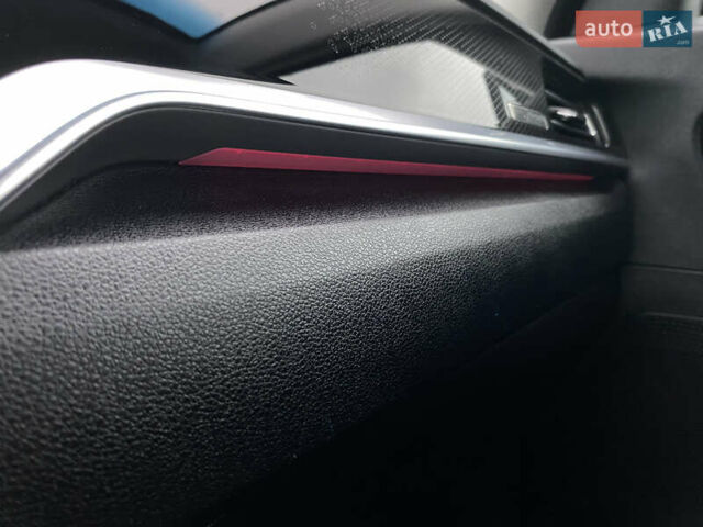 Белый Киа Niro, объемом двигателя 0 л и пробегом 96 тыс. км за 19950 $, фото 3 на Automoto.ua