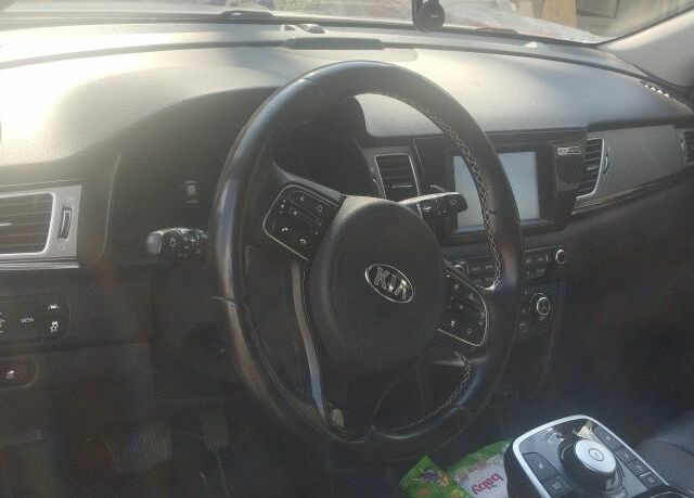 Белый Киа Niro, объемом двигателя 0 л и пробегом 130 тыс. км за 18600 $, фото 4 на Automoto.ua
