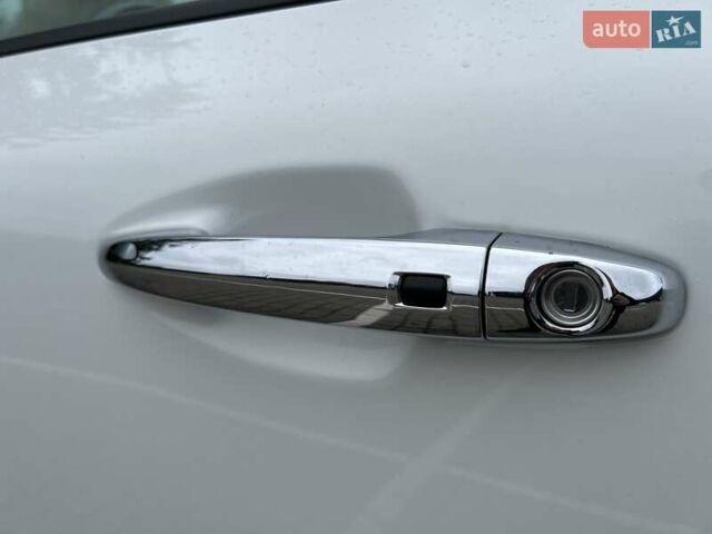 Белый Киа Niro, объемом двигателя 0 л и пробегом 146 тыс. км за 19799 $, фото 3 на Automoto.ua