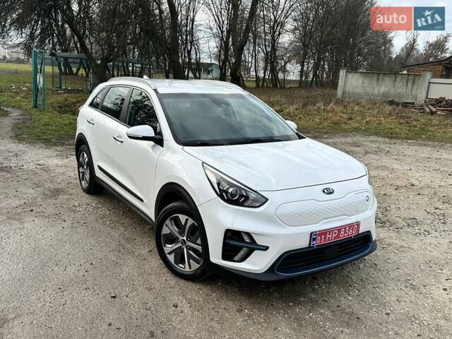 Білий Кіа Niro, об'ємом двигуна 0 л та пробігом 147 тис. км за 18800 $, фото 66 на Automoto.ua