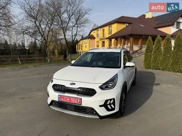 Белый Киа Niro, объемом двигателя 1.58 л и пробегом 200 тыс. км за 18600 $, фото 3 на Automoto.ua