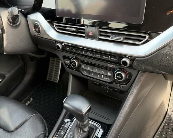 Белый Киа Niro, объемом двигателя 1.58 л и пробегом 200 тыс. км за 18600 $, фото 25 на Automoto.ua