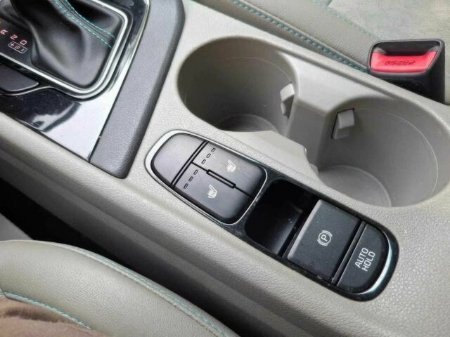 Белый Киа Niro, объемом двигателя 1.6 л и пробегом 42 тыс. км за 4900 $, фото 12 на Automoto.ua