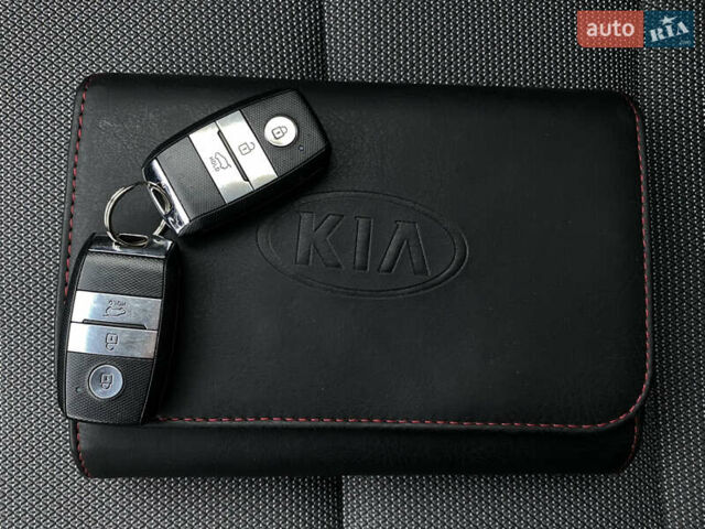 Белый Киа Niro, объемом двигателя 0 л и пробегом 96 тыс. км за 19950 $, фото 102 на Automoto.ua