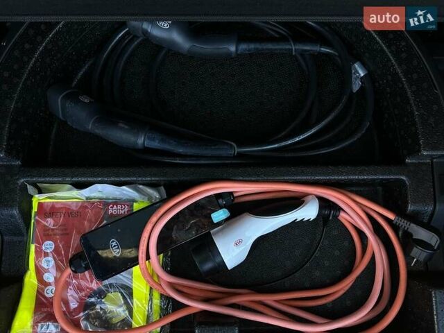 Білий Кіа Niro, об'ємом двигуна 0 л та пробігом 62 тис. км за 24400 $, фото 76 на Automoto.ua