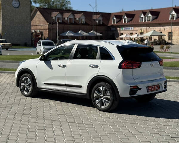 Белый Киа Niro, объемом двигателя 0 л и пробегом 115 тыс. км за 19600 $, фото 7 на Automoto.ua