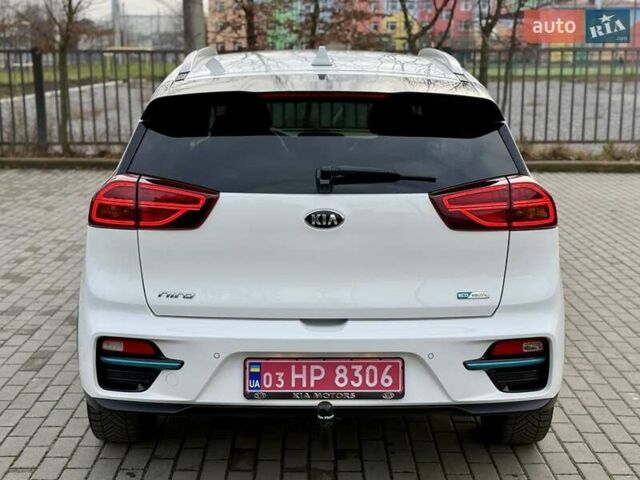 Білий Кіа Niro, об'ємом двигуна 0 л та пробігом 89 тис. км за 18950 $, фото 16 на Automoto.ua