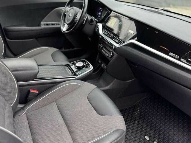 Белый Киа Niro, объемом двигателя 0 л и пробегом 146 тыс. км за 14000 $, фото 9 на Automoto.ua