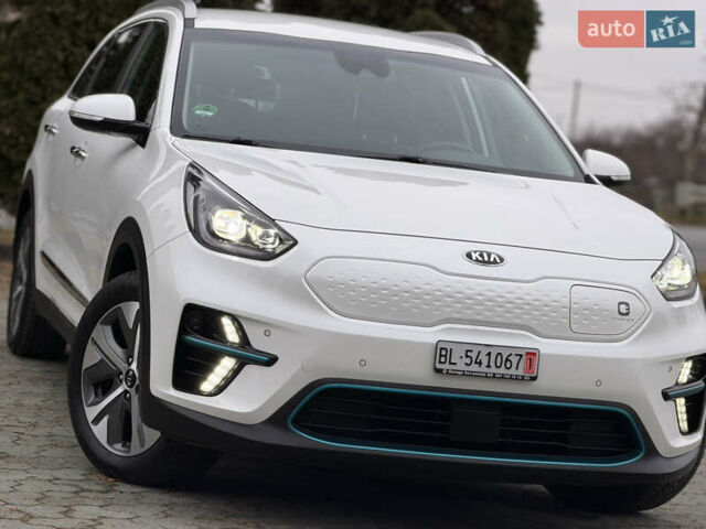 Білий Кіа Niro, об'ємом двигуна 0 л та пробігом 141 тис. км за 19499 $, фото 8 на Automoto.ua