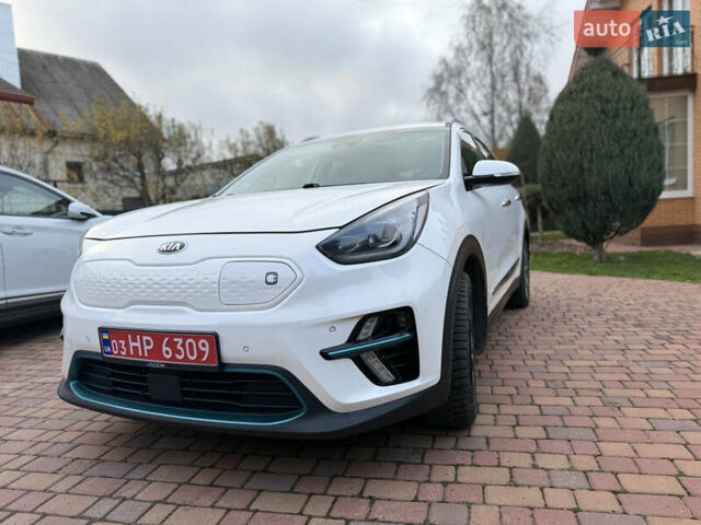 Білий Кіа Niro, об'ємом двигуна 0 л та пробігом 112 тис. км за 18300 $, фото 4 на Automoto.ua