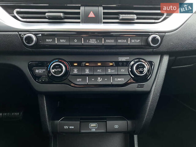 Белый Киа Niro, объемом двигателя 0 л и пробегом 96 тыс. км за 19950 $, фото 65 на Automoto.ua