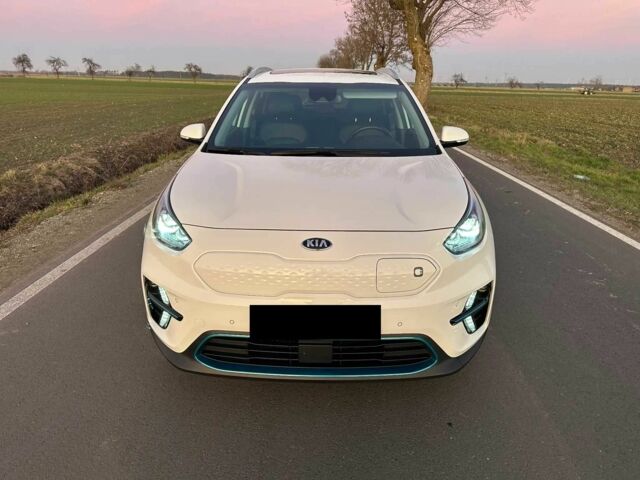 Белый Киа Niro, объемом двигателя 0 л и пробегом 55 тыс. км за 12950 $, фото 1 на Automoto.ua