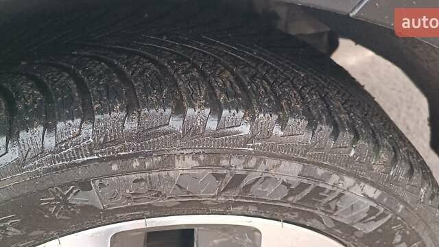 Белый Киа Niro, объемом двигателя 0 л и пробегом 144 тыс. км за 18800 $, фото 9 на Automoto.ua