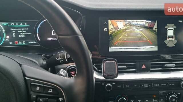 Белый Киа Niro, объемом двигателя 0 л и пробегом 144 тыс. км за 18800 $, фото 1 на Automoto.ua