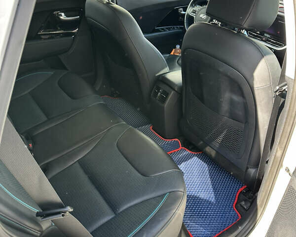 Белый Киа Niro, объемом двигателя 0 л и пробегом 124 тыс. км за 19800 $, фото 21 на Automoto.ua