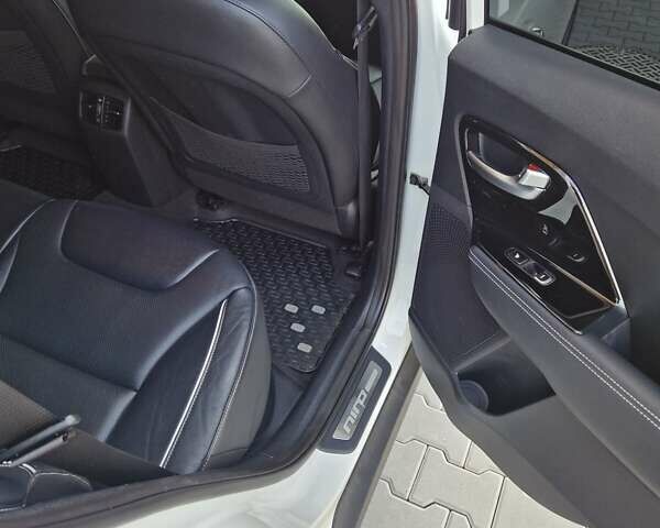 Белый Киа Niro, объемом двигателя 0 л и пробегом 94 тыс. км за 19855 $, фото 32 на Automoto.ua