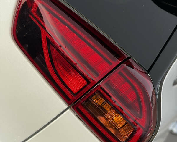 Білий Кіа Niro, об'ємом двигуна 0 л та пробігом 117 тис. км за 19750 $, фото 27 на Automoto.ua
