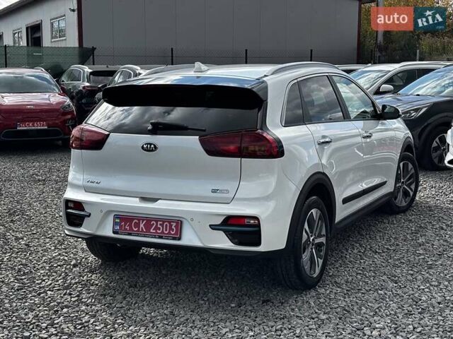 Киа Niro 2020 в Львове на Automoto.ua Белый Киа Niro, объемом двигателя 0 л и пробегом 95 тыс. км за 20450 $, фото 11 на Automoto.ua
