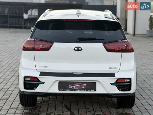 Белый Киа Niro, объемом двигателя 0 л и пробегом 130 тыс. км за 20999 $, фото 5 на Automoto.ua