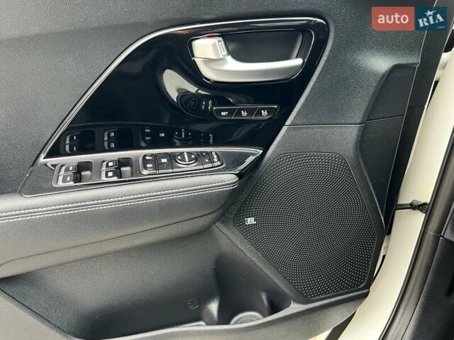 Белый Киа Niro, объемом двигателя 0 л и пробегом 146 тыс. км за 19799 $, фото 36 на Automoto.ua