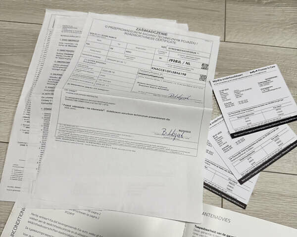 Білий Кіа Niro, об'ємом двигуна 0 л та пробігом 152 тис. км за 18500 $, фото 59 на Automoto.ua