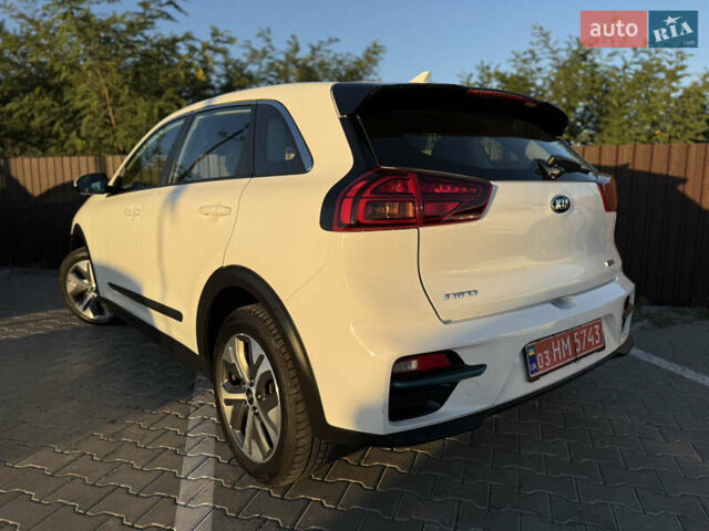 Білий Кіа Niro, об'ємом двигуна 0 л та пробігом 169 тис. км за 18200 $, фото 11 на Automoto.ua