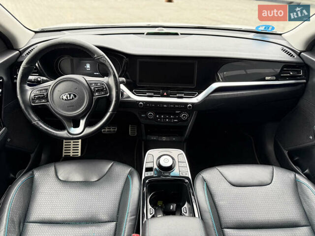Белый Киа Niro, объемом двигателя 0 л и пробегом 158 тыс. км за 18900 $, фото 6 на Automoto.ua