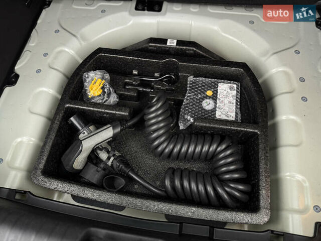 Киа Niro 2020 в Киеве на Automoto.ua Белый Киа Niro, объемом двигателя 0 л и пробегом 171 тыс. км за 18300 $, фото 41 на Automoto.ua