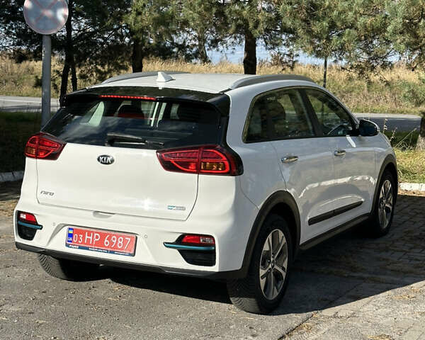 Киа Niro 2020 в Львове на Automoto.ua Белый Киа Niro, объемом двигателя 0 л и пробегом 129 тыс. км за 18350 $, фото 22 на Automoto.ua