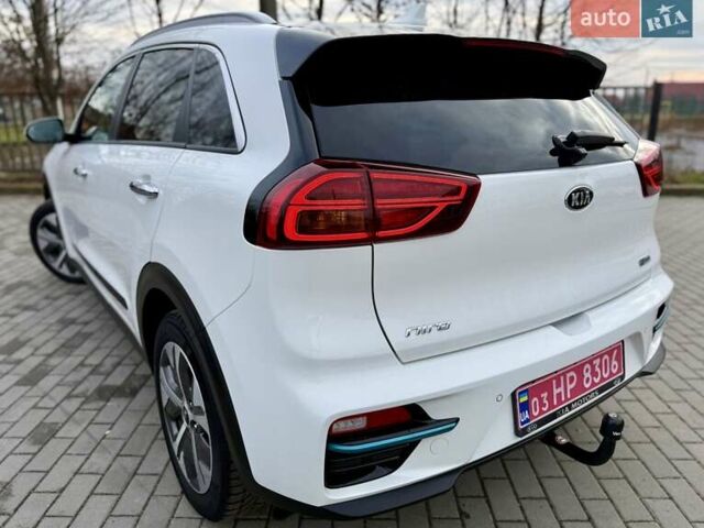 Білий Кіа Niro, об'ємом двигуна 0 л та пробігом 89 тис. км за 18950 $, фото 15 на Automoto.ua