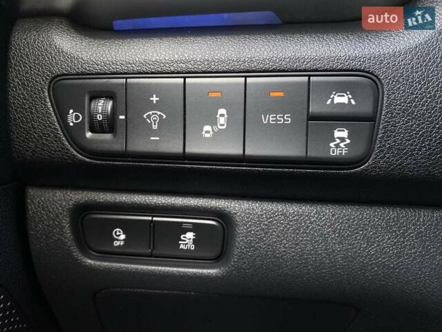 Білий Кіа Niro, об'ємом двигуна 0 л та пробігом 112 тис. км за 22900 $, фото 31 на Automoto.ua