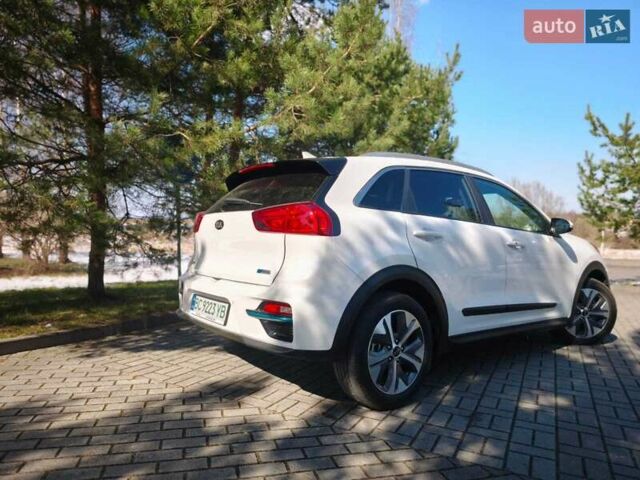 Белый Киа Niro, объемом двигателя 0 л и пробегом 78 тыс. км за 17900 $, фото 4 на Automoto.ua