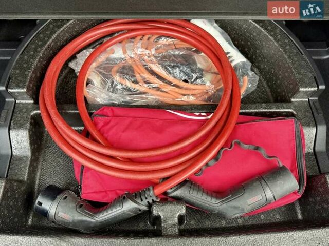 Білий Кіа Niro, об'ємом двигуна 0 л та пробігом 89 тис. км за 18950 $, фото 108 на Automoto.ua