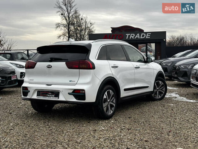 Білий Кіа Niro, об'ємом двигуна 0 л та пробігом 124 тис. км за 20400 $, фото 7 на Automoto.ua