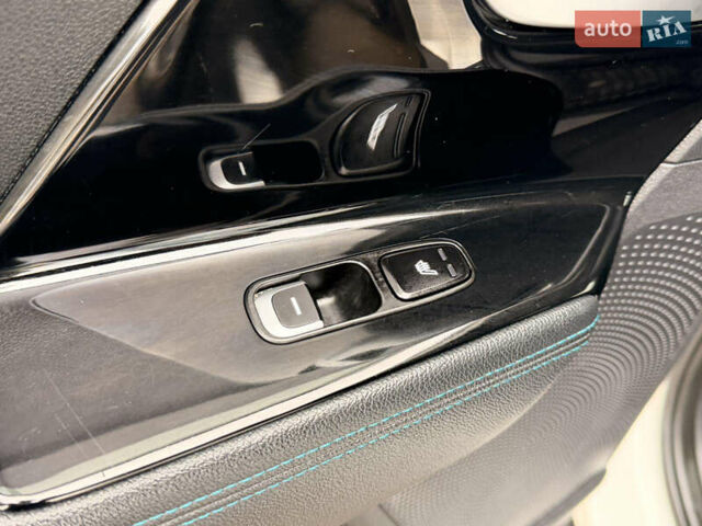 Білий Кіа Niro, об'ємом двигуна 0 л та пробігом 112 тис. км за 18300 $, фото 12 на Automoto.ua