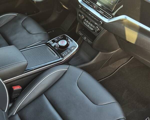 Белый Киа Niro, объемом двигателя 0 л и пробегом 134 тыс. км за 19999 $, фото 24 на Automoto.ua