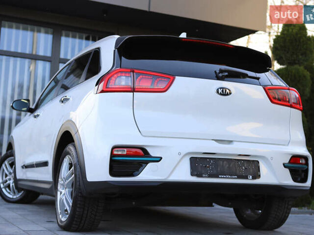 Белый Киа Niro, объемом двигателя 0 л и пробегом 80 тыс. км за 18800 $, фото 13 на Automoto.ua