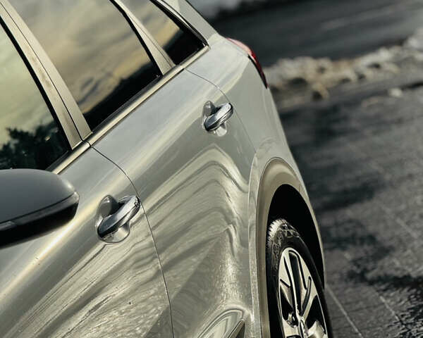 Білий Кіа Niro, об'ємом двигуна 0 л та пробігом 117 тис. км за 19750 $, фото 16 на Automoto.ua