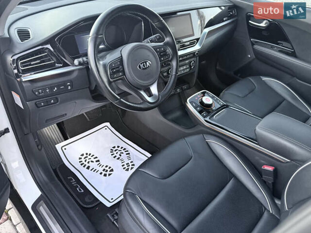 Белый Киа Niro, объемом двигателя 0 л и пробегом 130 тыс. км за 20999 $, фото 13 на Automoto.ua