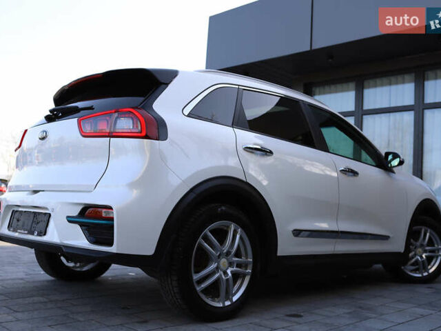 Белый Киа Niro, объемом двигателя 0 л и пробегом 80 тыс. км за 18800 $, фото 18 на Automoto.ua