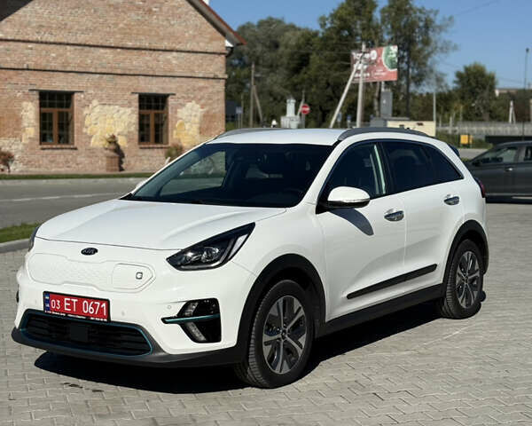 Белый Киа Niro, объемом двигателя 0 л и пробегом 115 тыс. км за 19600 $, фото 31 на Automoto.ua