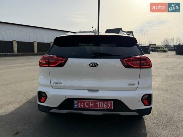 Белый Киа Niro, объемом двигателя 1.58 л и пробегом 200 тыс. км за 18600 $, фото 9 на Automoto.ua
