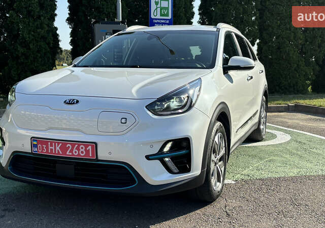 Белый Киа Niro, объемом двигателя 0 л и пробегом 114 тыс. км за 19400 $, фото 16 на Automoto.ua