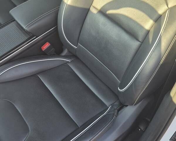Белый Киа Niro, объемом двигателя 0 л и пробегом 134 тыс. км за 19999 $, фото 31 на Automoto.ua