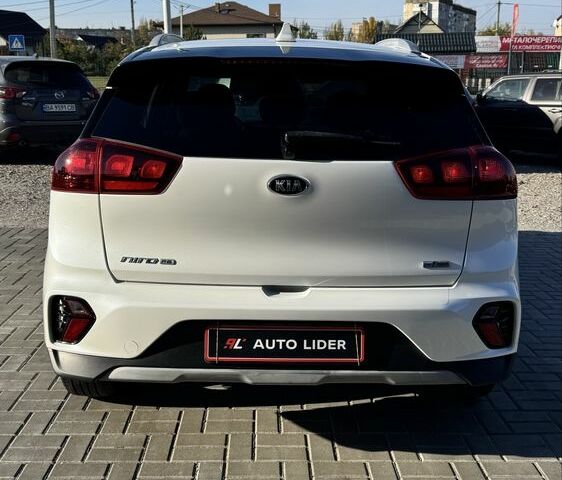 Білий Кіа Niro, об'ємом двигуна 1.6 л та пробігом 37 тис. км за 19700 $, фото 4 на Automoto.ua