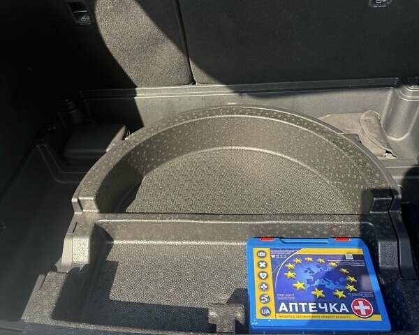 Білий Кіа Niro, об'ємом двигуна 0 л та пробігом 133 тис. км за 18500 $, фото 13 на Automoto.ua