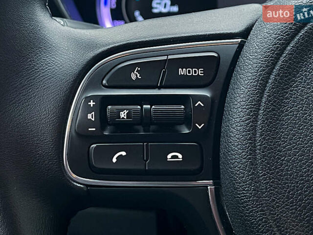 Білий Кіа Niro, об'ємом двигуна 1.6 л та пробігом 215 тис. км за 16800 $, фото 32 на Automoto.ua