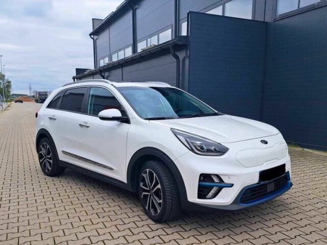 Киа Niro 2020 в Киеве на Automoto.ua Белый Киа Niro, объемом двигателя 0 л и пробегом 78 тыс. км за 11800 $, фото 1 на Automoto.ua